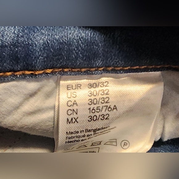 H&M &Denim Medium Wash Stretch Distressed High-rise mini Flare EUC ** - Picture 5 of 7